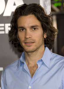     / Santiago Cabrera